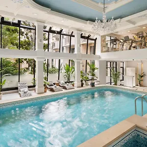 Hotel Queen's Court Hotel&residencia