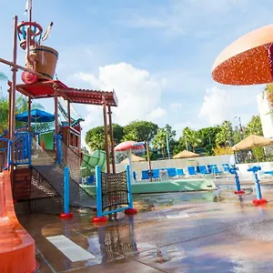Howard Johnson By Wyndham & Water Playground Отель Анахайм